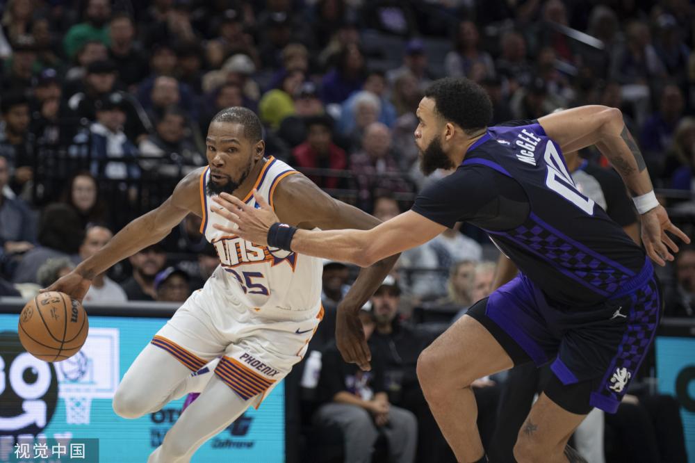 受媒体采访 受媒体采访